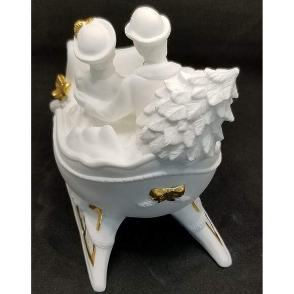 "Bringing Home the Tree" musical sculpture by Lenox 1983 with paperwork and box - Picture 4 of 12